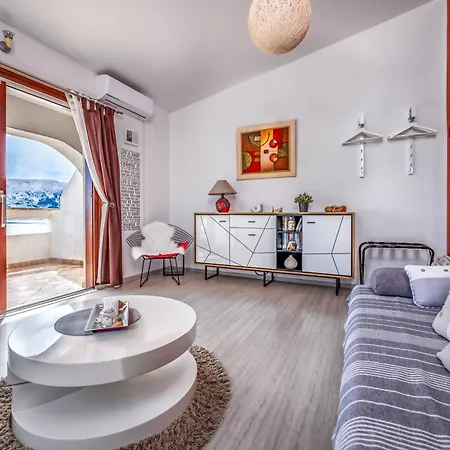 Apartman Lori *