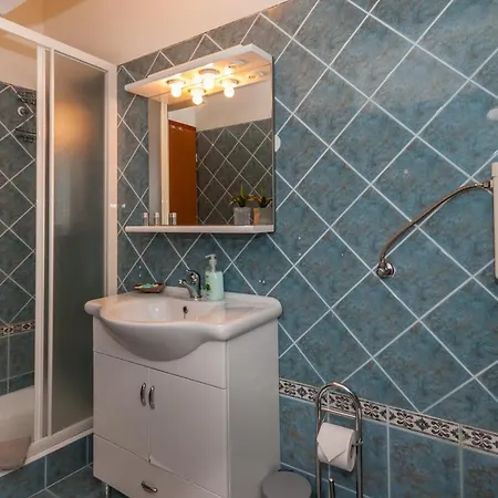 Lori Apartment